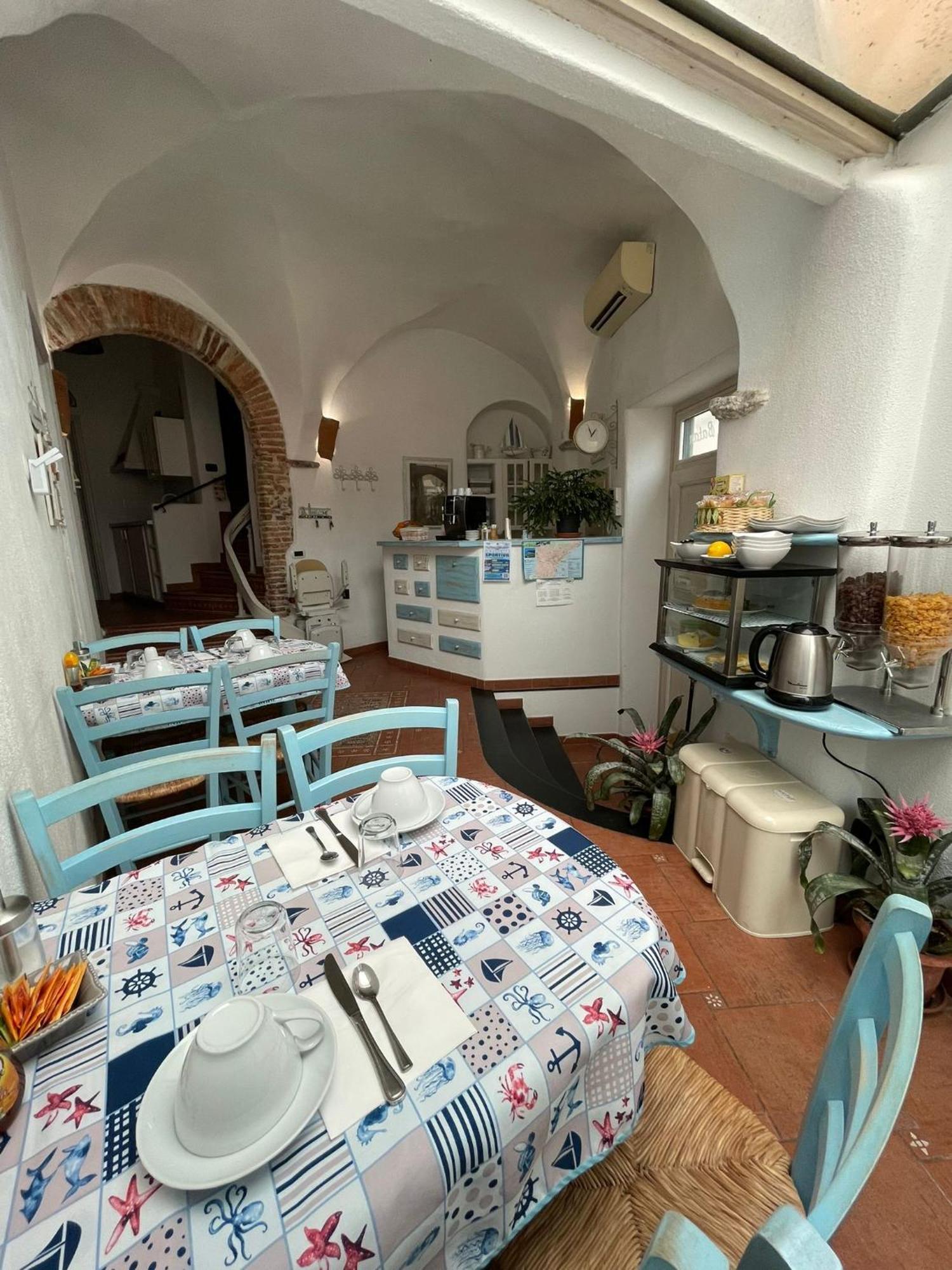 Ca' Du Batan Bed & Breakfast Spotorno Exterior foto