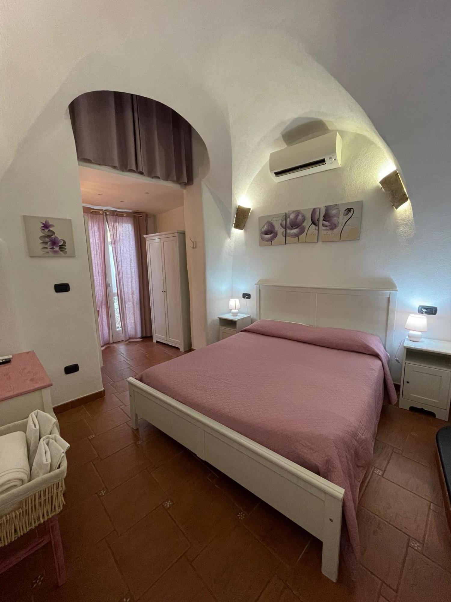 Ca' Du Batan Bed & Breakfast Spotorno Cameră foto